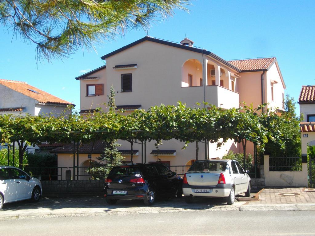 Apartments Neda - Porec South Kültér fotó
